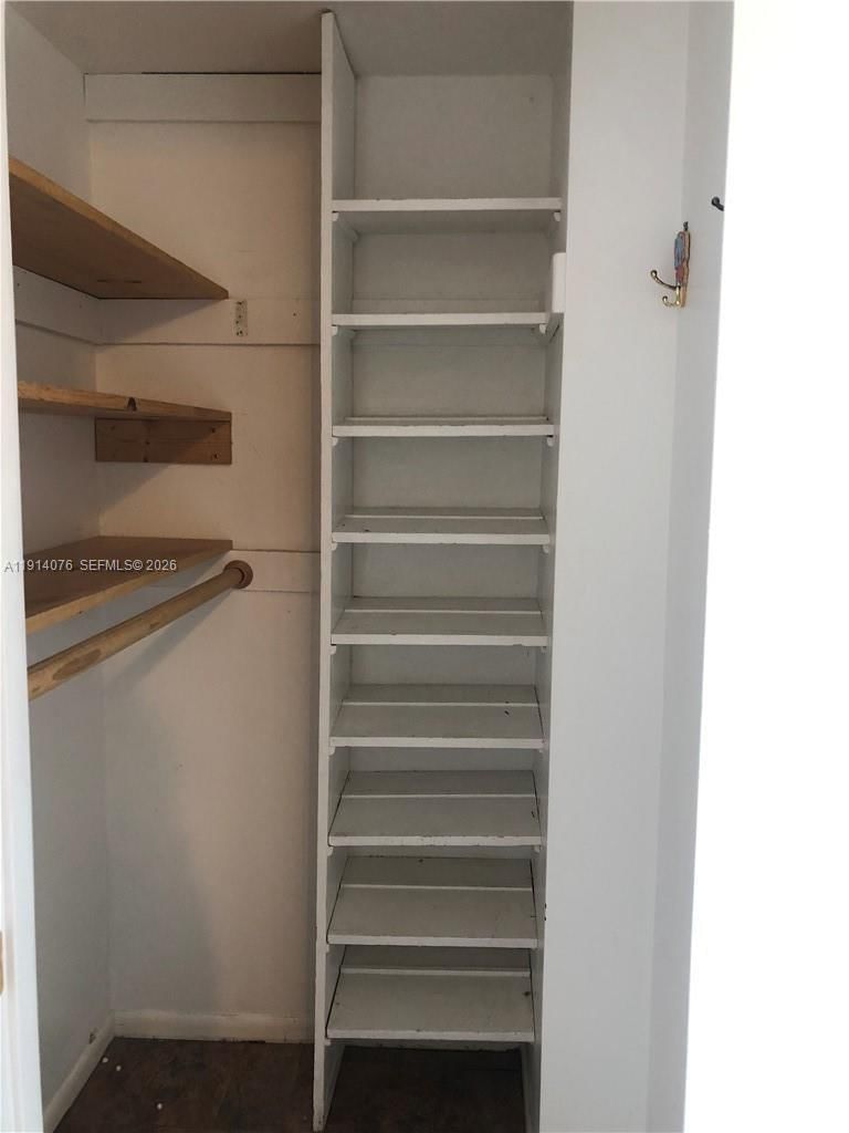 Real estate property located at 1750 191st St #403-1, Miami-dade, Jade Winds Group-daisy Ga, Miami, FL