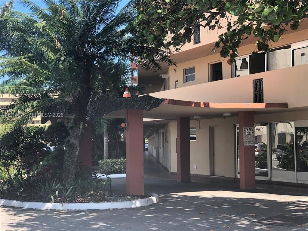 Real estate property located at 1750 191st St #403-1, Miami-dade, Jade Winds Group-daisy Ga, Miami, FL