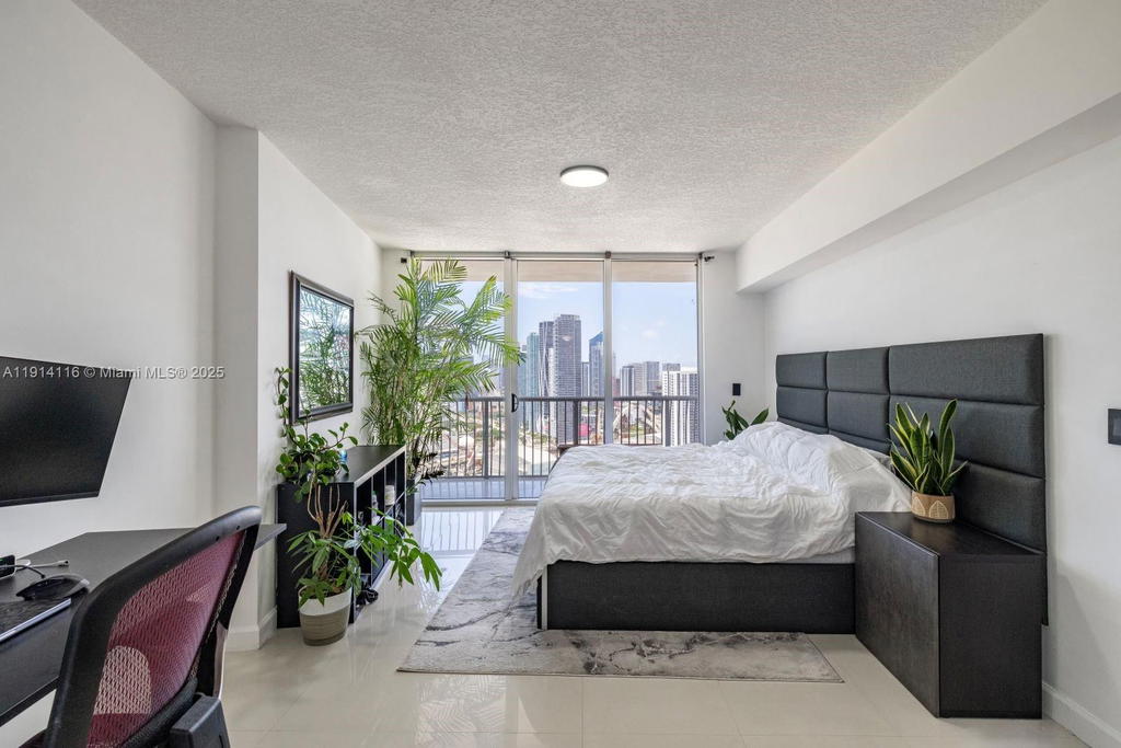 Real estate property located at 1750 Bayshore Dr #4312, Miami-dade, Opera Tower Condo, Miami, FL
