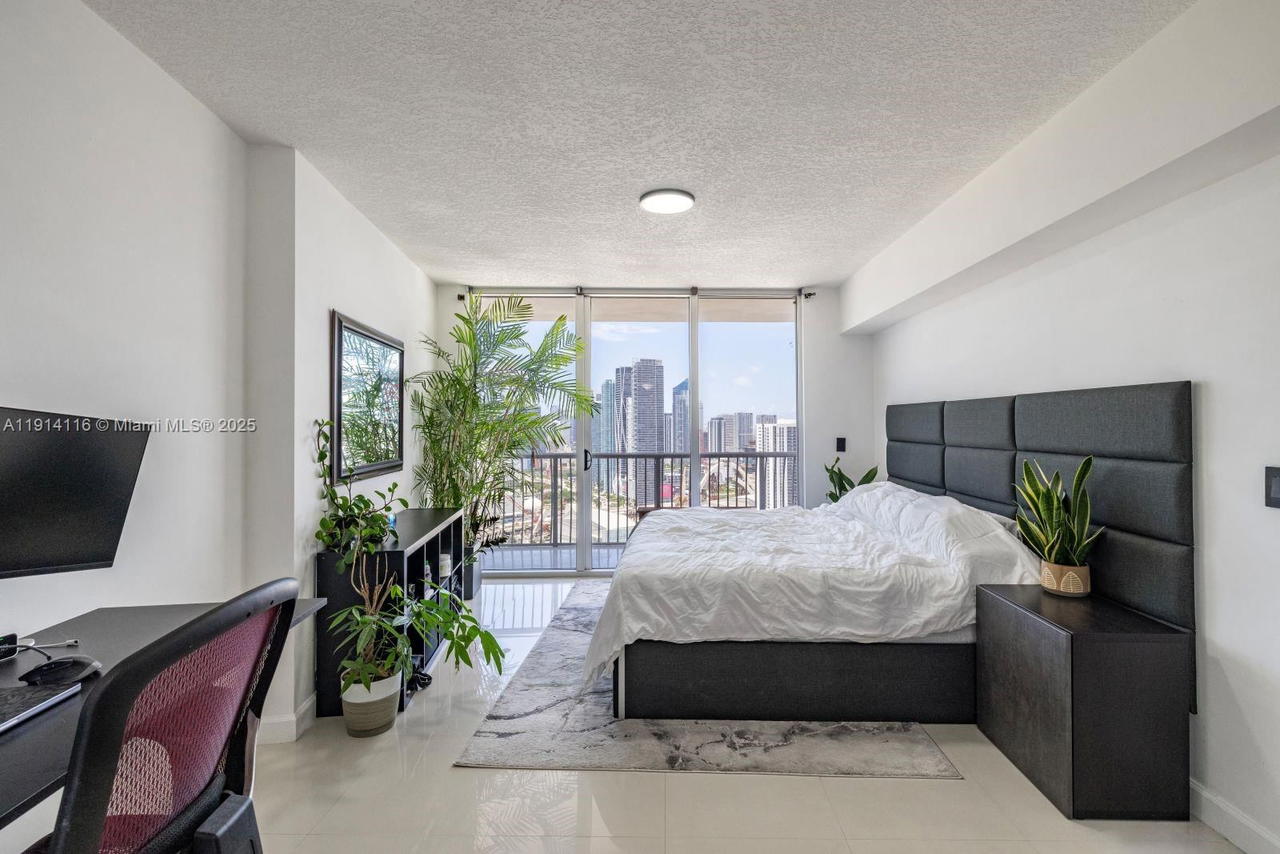Real estate property located at 1750 Bayshore Dr #4312, Miami-dade, Opera Tower Condo, Miami, FL