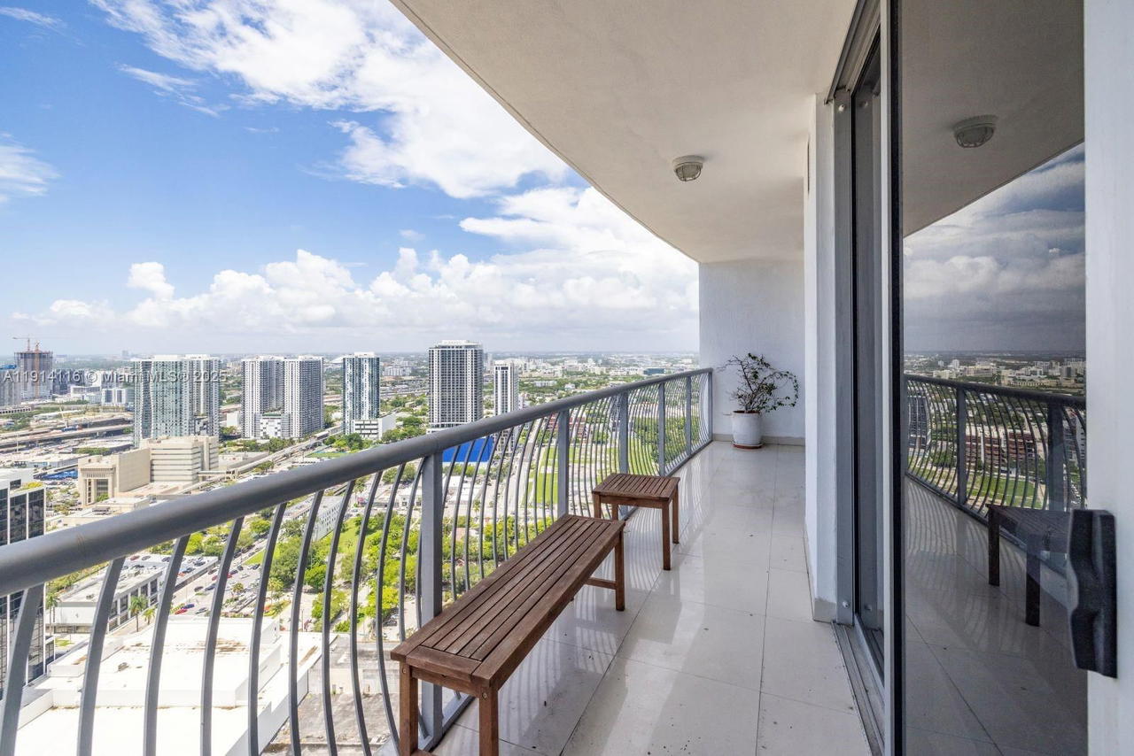 Real estate property located at 1750 Bayshore Dr #4312, Miami-dade, Opera Tower Condo, Miami, FL