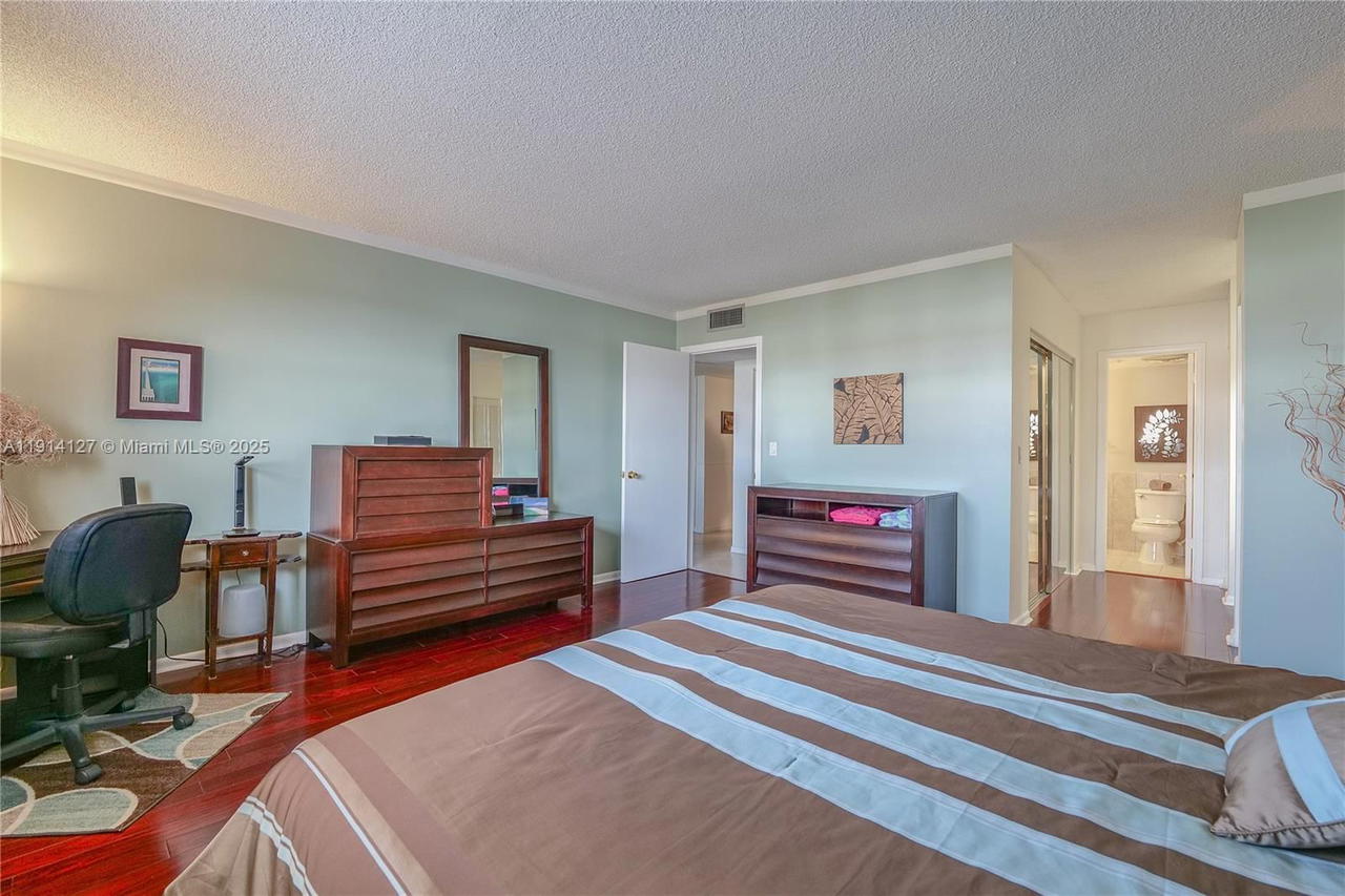 Real estate property located at 4751 21st St #515, Broward, Castle Apartments 12 Cond, Lauderhill, FL
