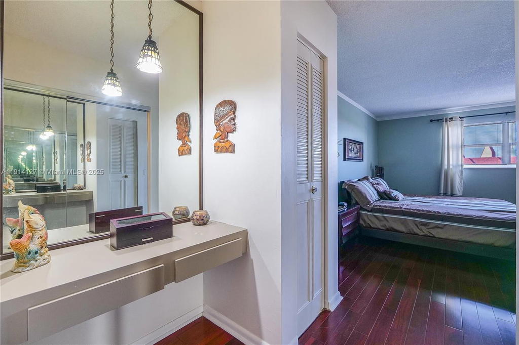 Real estate property located at 4751 21st St #515, Broward, Castle Apartments 12 Cond, Lauderhill, FL