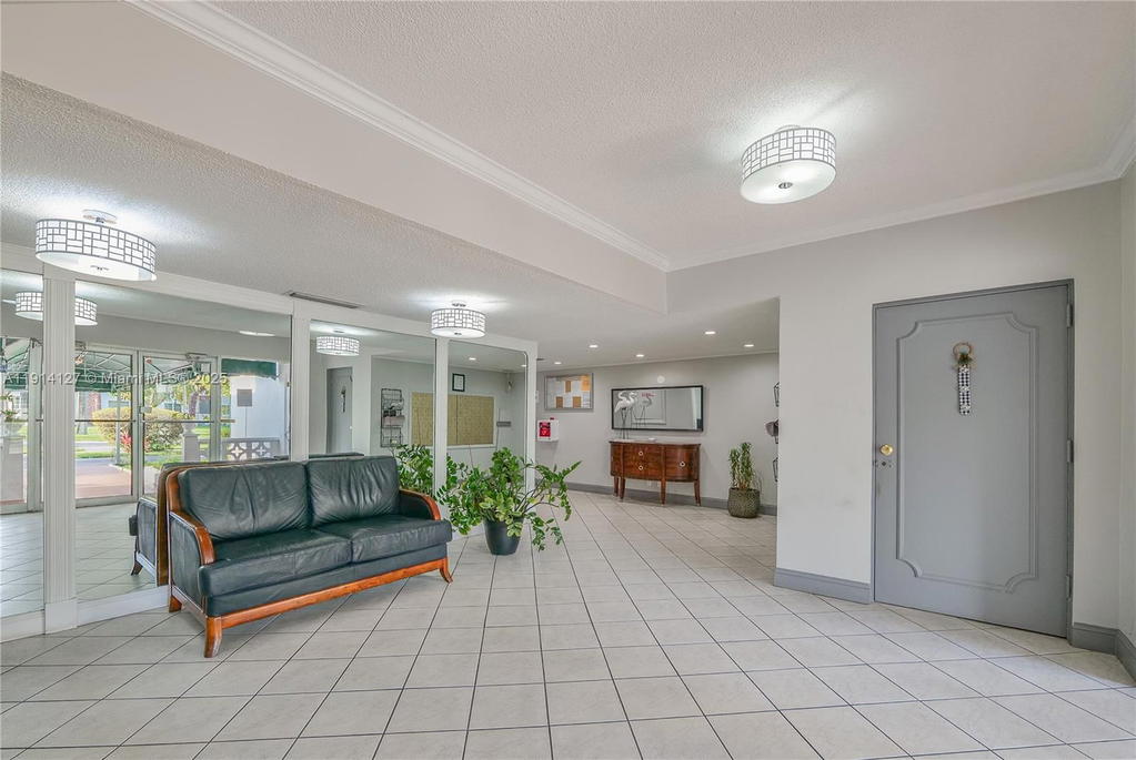 Real estate property located at 4751 21st St #515, Broward, Castle Apartments 12 Cond, Lauderhill, FL