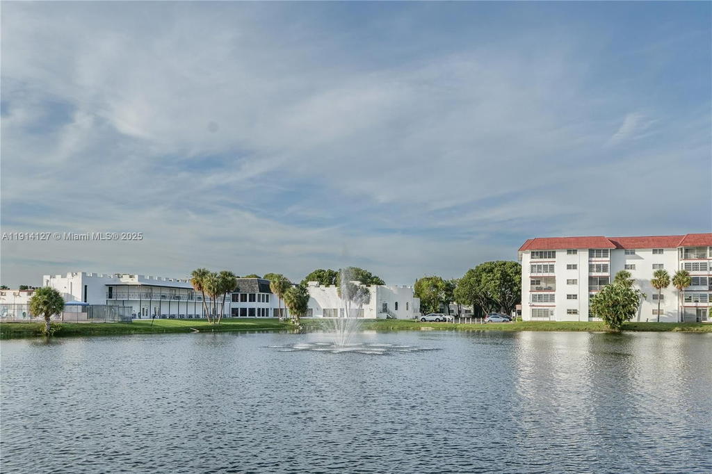 Real estate property located at 4751 21st St #515, Broward, Castle Apartments 12 Cond, Lauderhill, FL