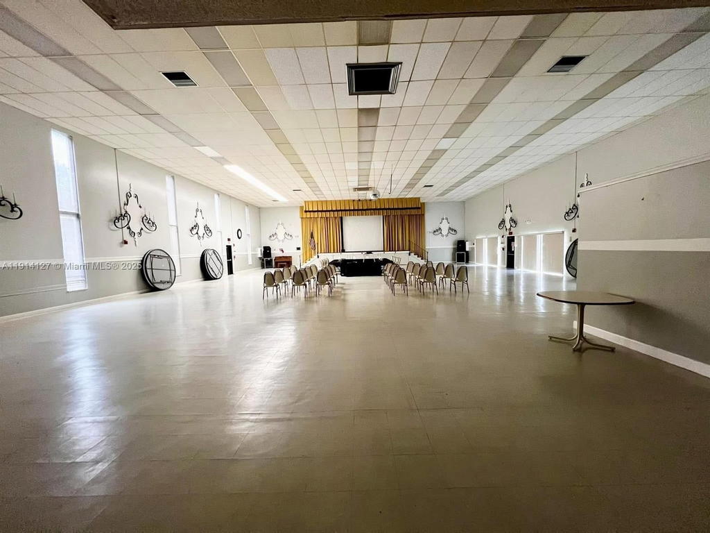 Real estate property located at 4751 21st St #515, Broward, Castle Apartments 12 Cond, Lauderhill, FL