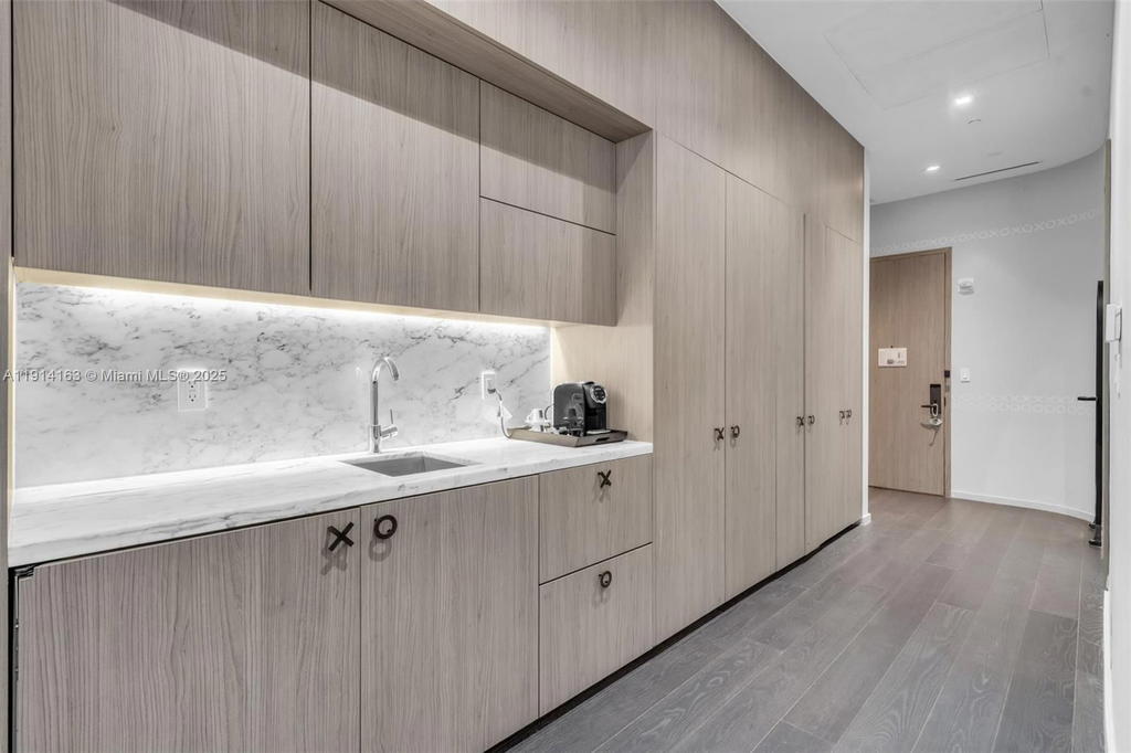 Real estate property located at 801 Miami Ave #808, Miami-dade, 801 Sma Designer Suites C, Miami, FL