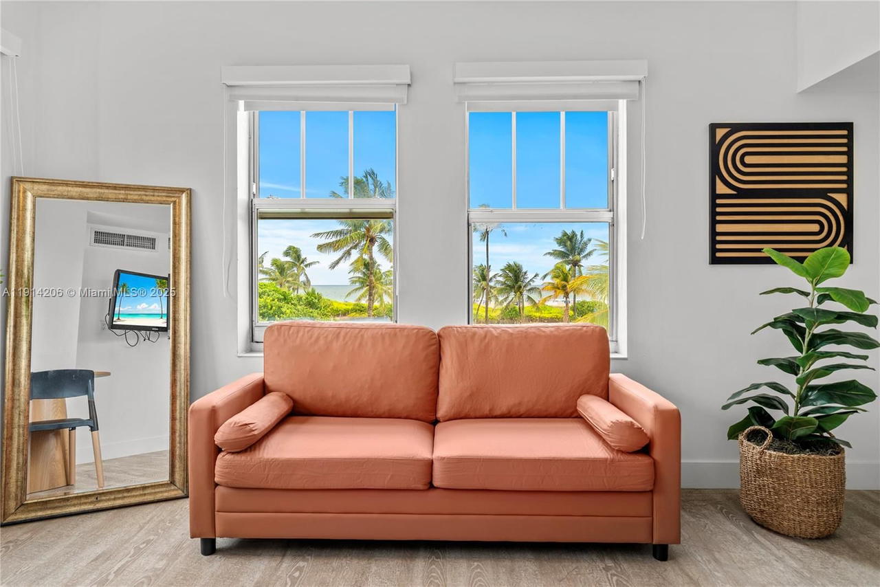 Real estate property located at 1060 Ocean Dr D302, Miami-dade, The Strand On Ocean Drive, Miami Beach, FL