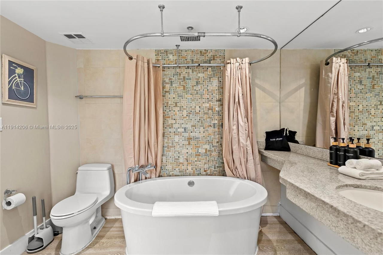 Real estate property located at 1060 Ocean Dr D302, Miami-dade, The Strand On Ocean Drive, Miami Beach, FL