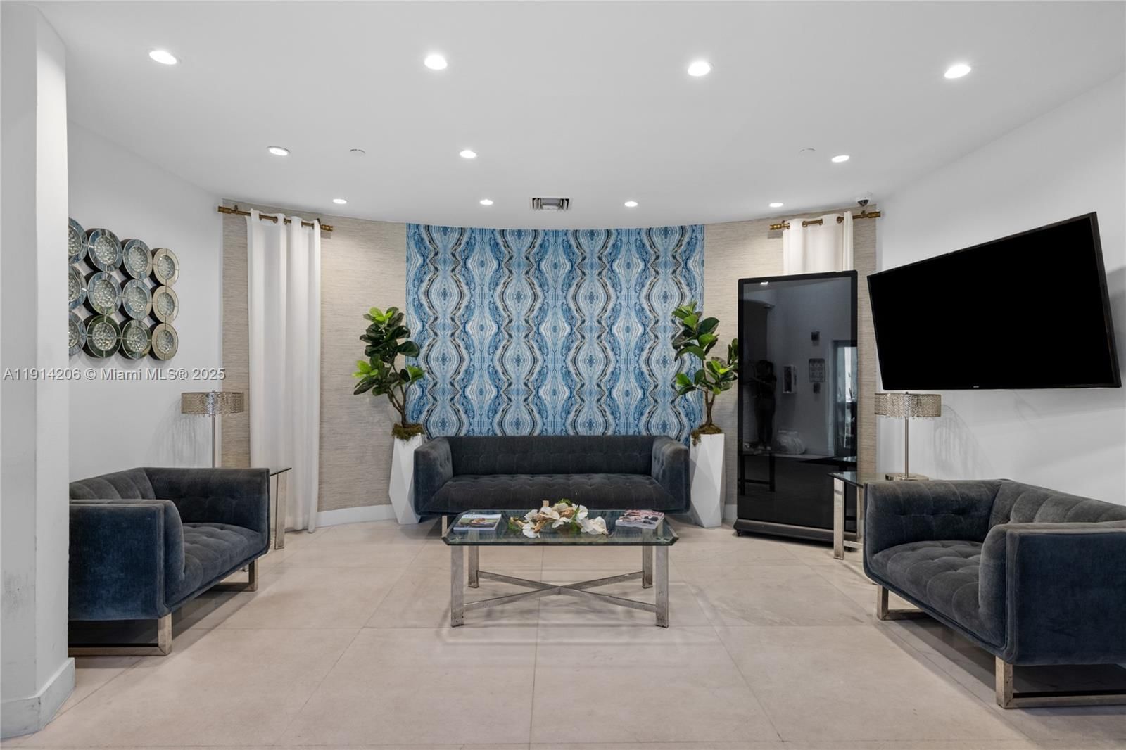 Real estate property located at 1060 Ocean Dr D302, Miami-dade, The Strand On Ocean Drive, Miami Beach, FL