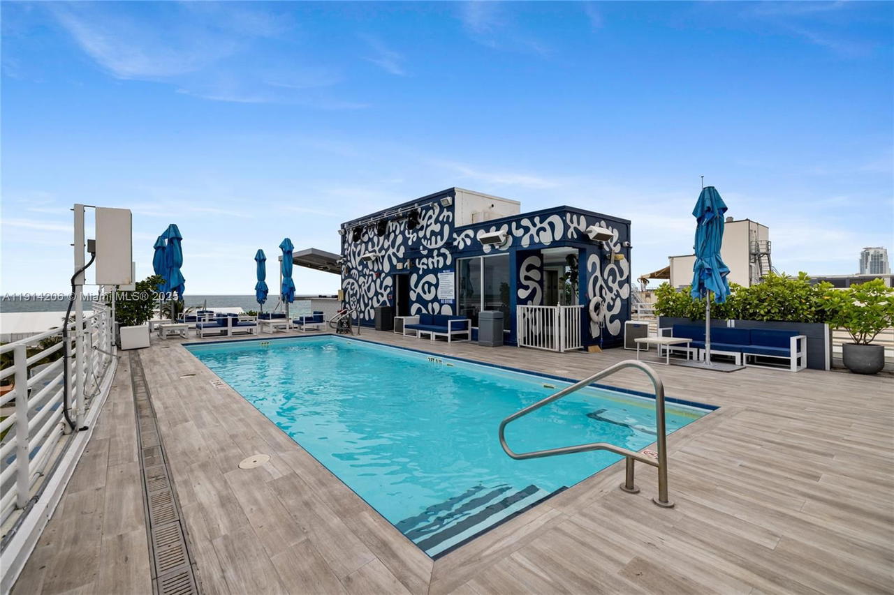 Real estate property located at 1060 Ocean Dr D302, Miami-dade, The Strand On Ocean Drive, Miami Beach, FL