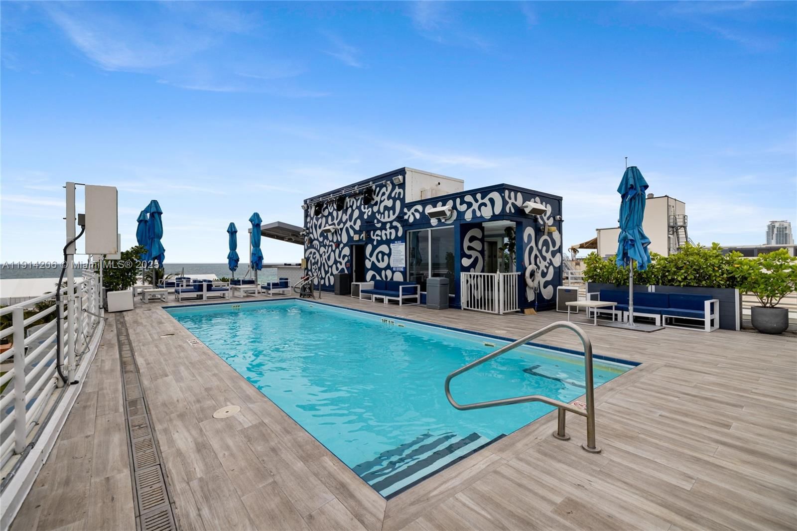 Real estate property located at 1060 Ocean Dr D302, Miami-dade, The Strand On Ocean Drive, Miami Beach, FL