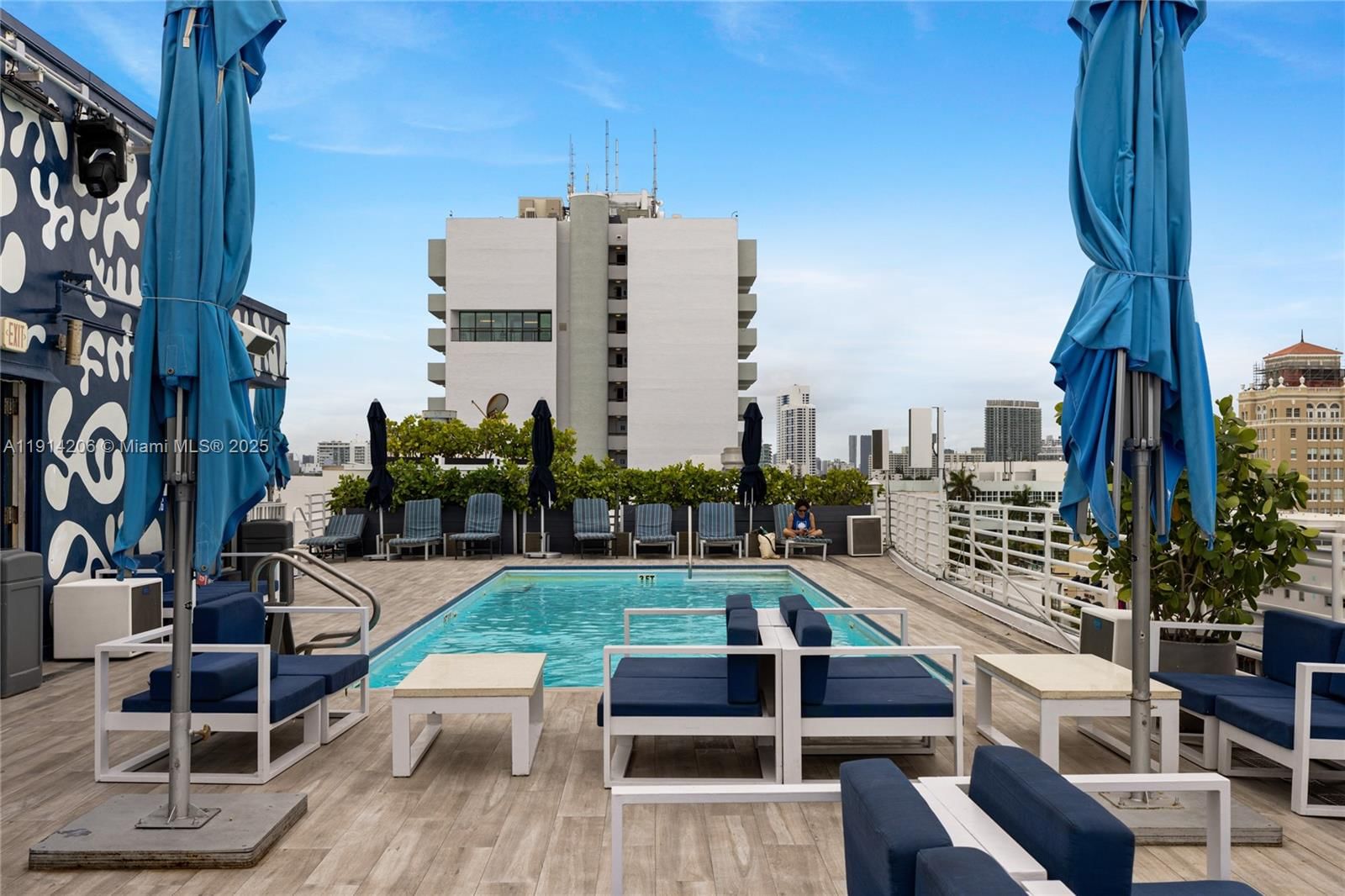 Real estate property located at 1060 Ocean Dr D302, Miami-dade, The Strand On Ocean Drive, Miami Beach, FL