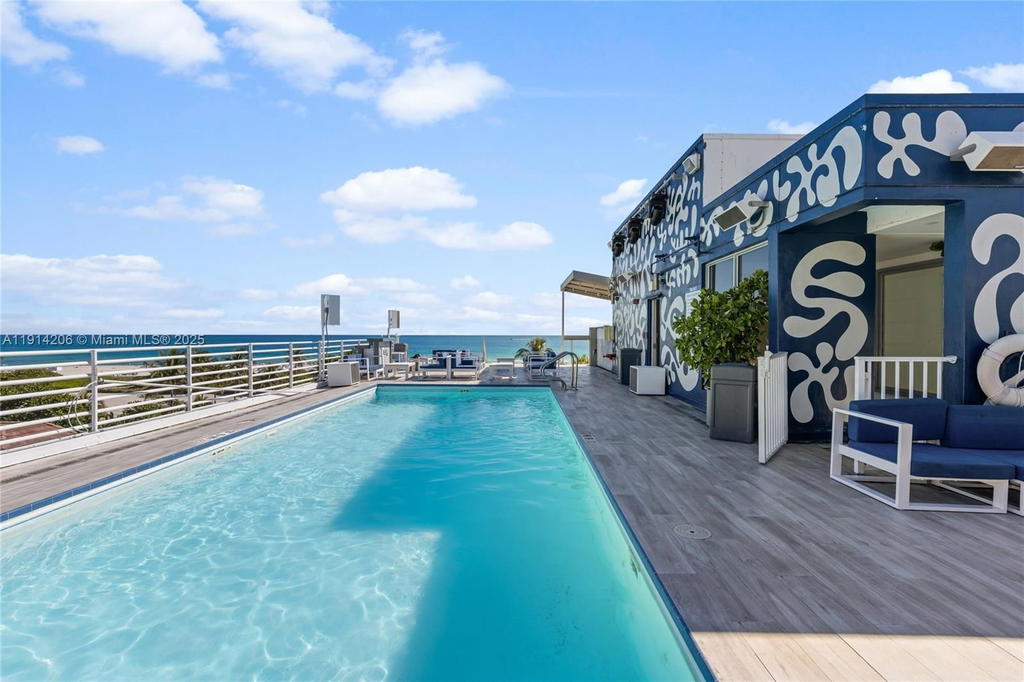Real estate property located at 1060 Ocean Dr D302, Miami-dade, The Strand On Ocean Drive, Miami Beach, FL