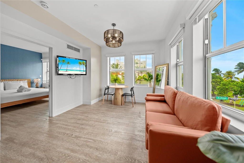 Real estate property located at 1060 Ocean Dr D302, Miami-dade, The Strand On Ocean Drive, Miami Beach, FL