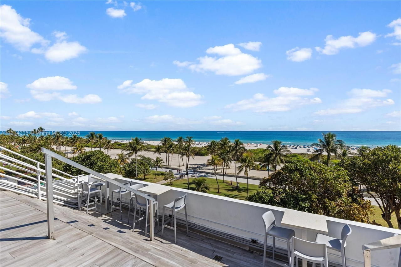 Real estate property located at 1060 Ocean Dr D302, Miami-dade, The Strand On Ocean Drive, Miami Beach, FL