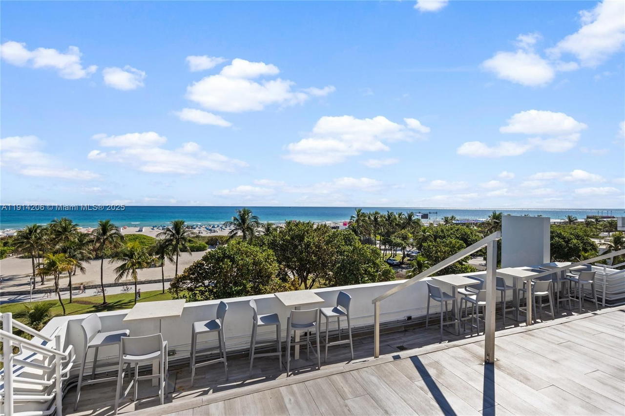 Real estate property located at 1060 Ocean Dr D302, Miami-dade, The Strand On Ocean Drive, Miami Beach, FL