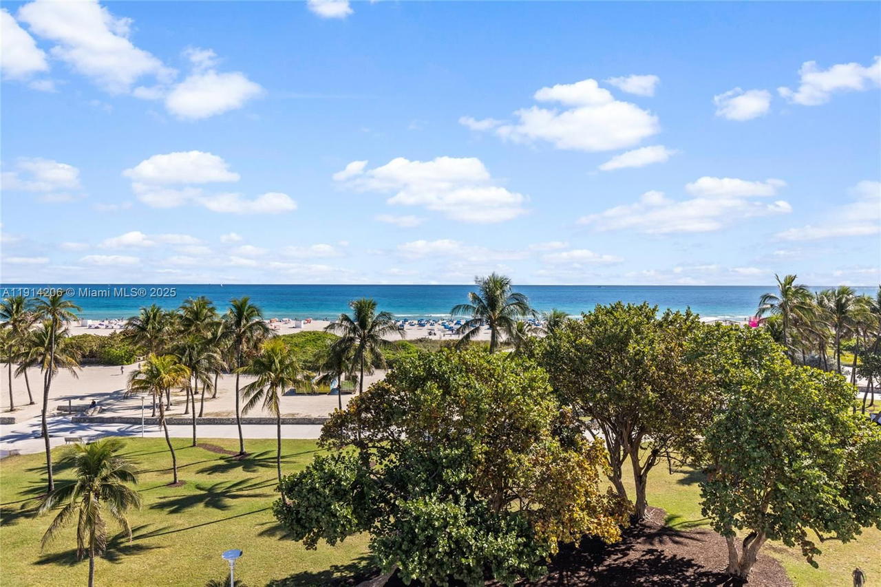 Real estate property located at 1060 Ocean Dr D302, Miami-dade, The Strand On Ocean Drive, Miami Beach, FL