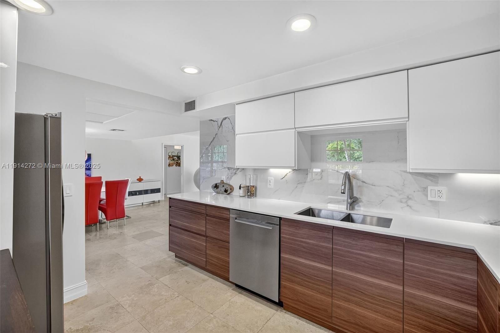 Real estate property located at 3611 Oaks Clubhouse Dr #202, Broward, No 74 Palm-aire Country C, Pompano Beach, FL