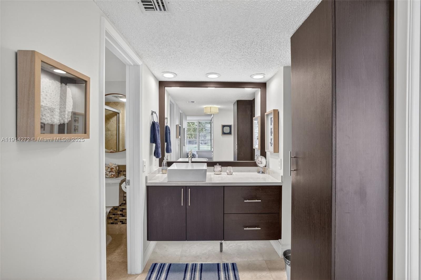 Real estate property located at 3611 Oaks Clubhouse Dr #202, Broward, No 74 Palm-aire Country C, Pompano Beach, FL