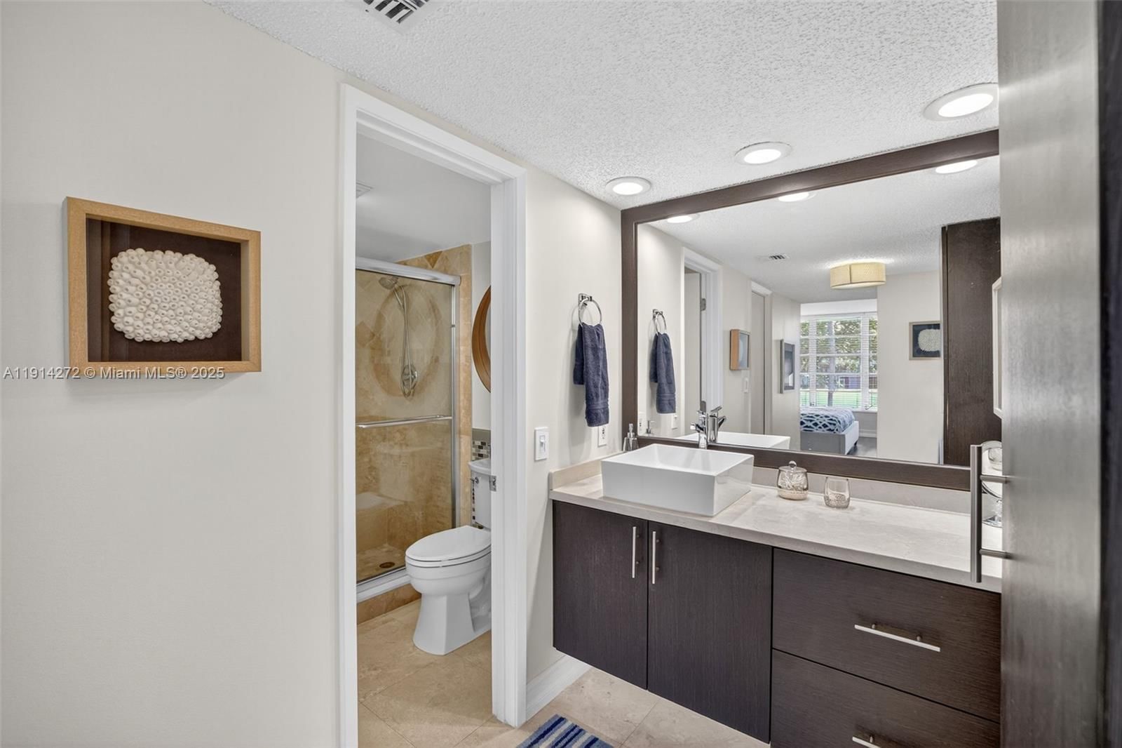 Real estate property located at 3611 Oaks Clubhouse Dr #202, Broward, No 74 Palm-aire Country C, Pompano Beach, FL
