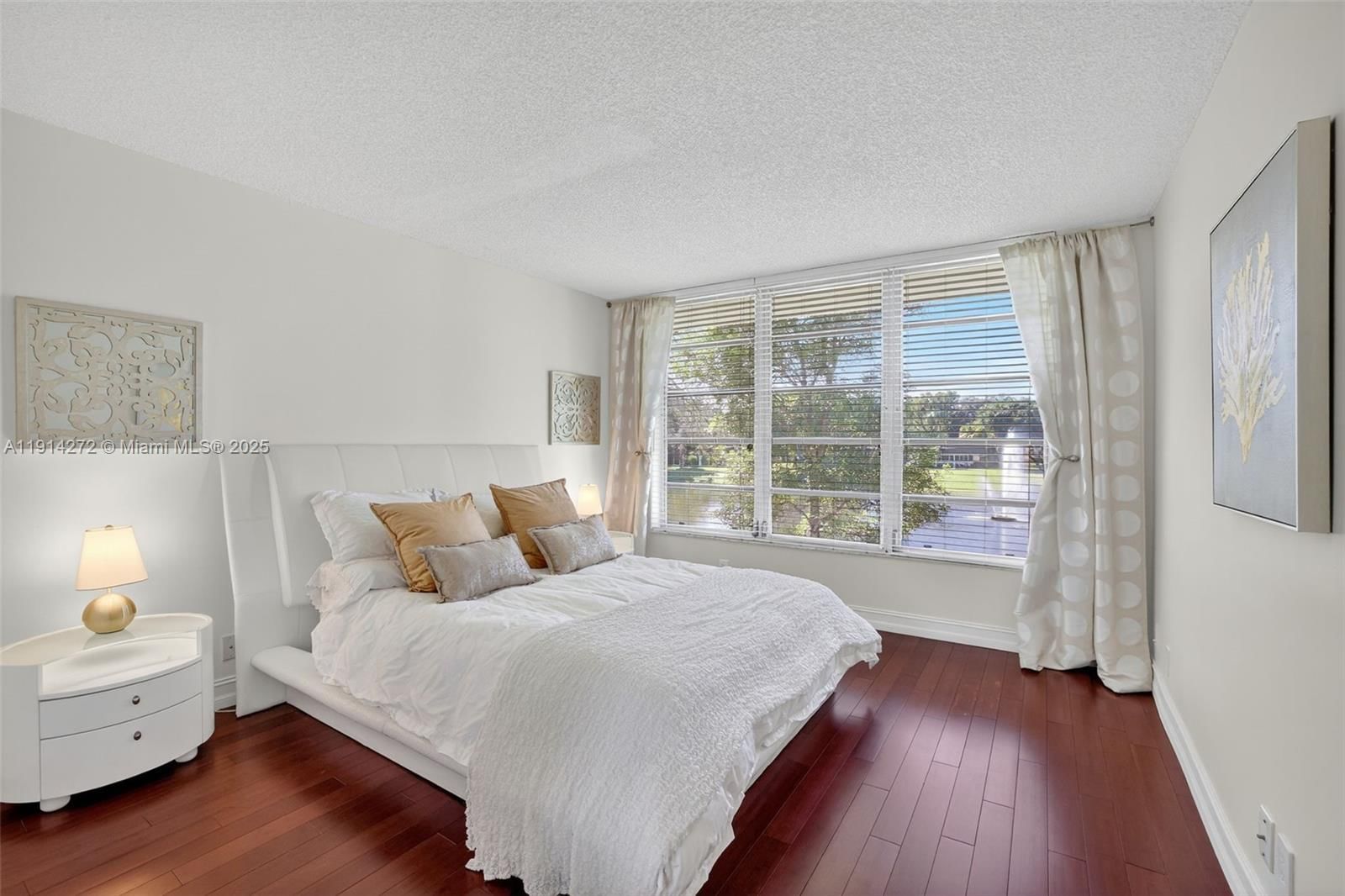 Real estate property located at 3611 Oaks Clubhouse Dr #202, Broward, No 74 Palm-aire Country C, Pompano Beach, FL