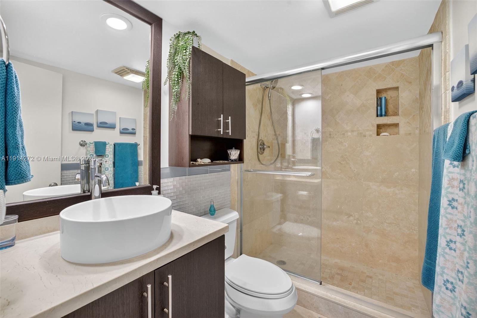 Real estate property located at 3611 Oaks Clubhouse Dr #202, Broward, No 74 Palm-aire Country C, Pompano Beach, FL