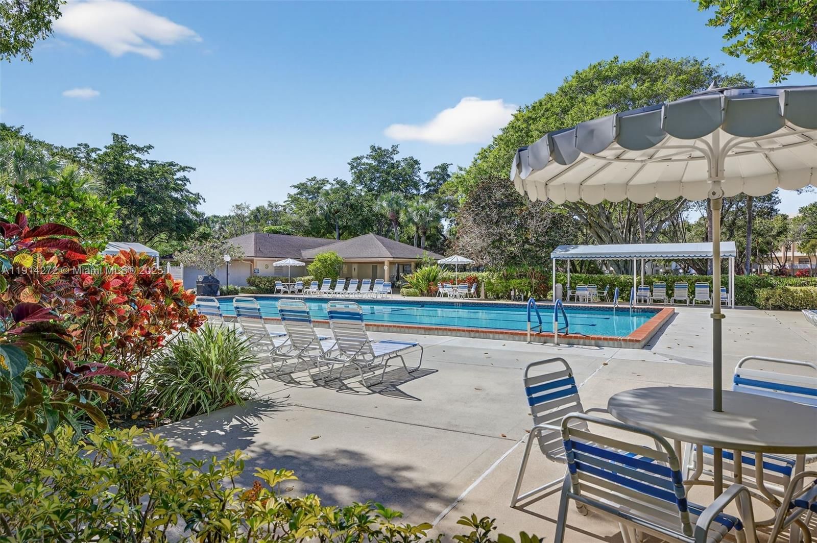 Real estate property located at 3611 Oaks Clubhouse Dr #202, Broward, No 74 Palm-aire Country C, Pompano Beach, FL
