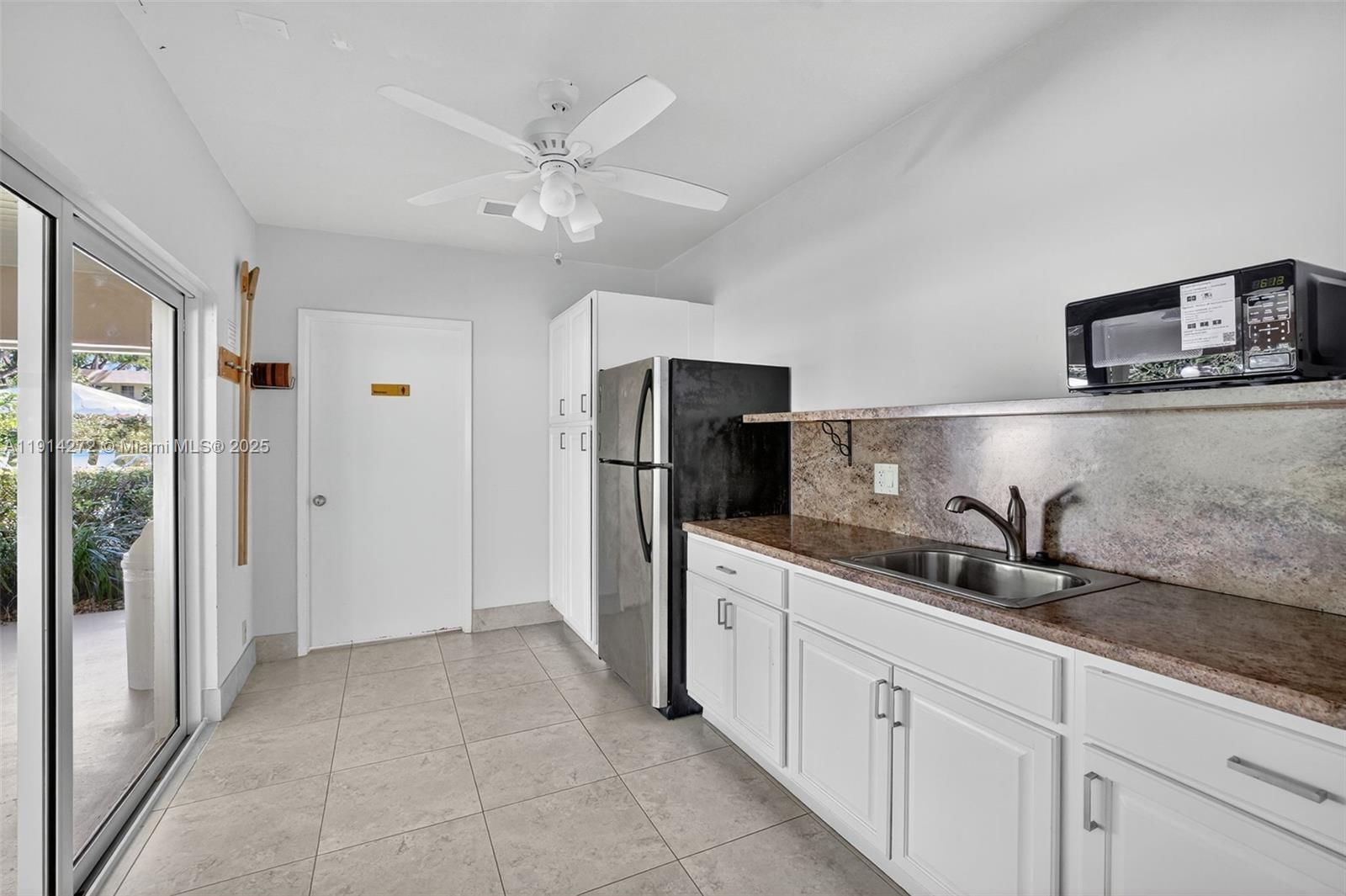 Real estate property located at 3611 Oaks Clubhouse Dr #202, Broward, No 74 Palm-aire Country C, Pompano Beach, FL