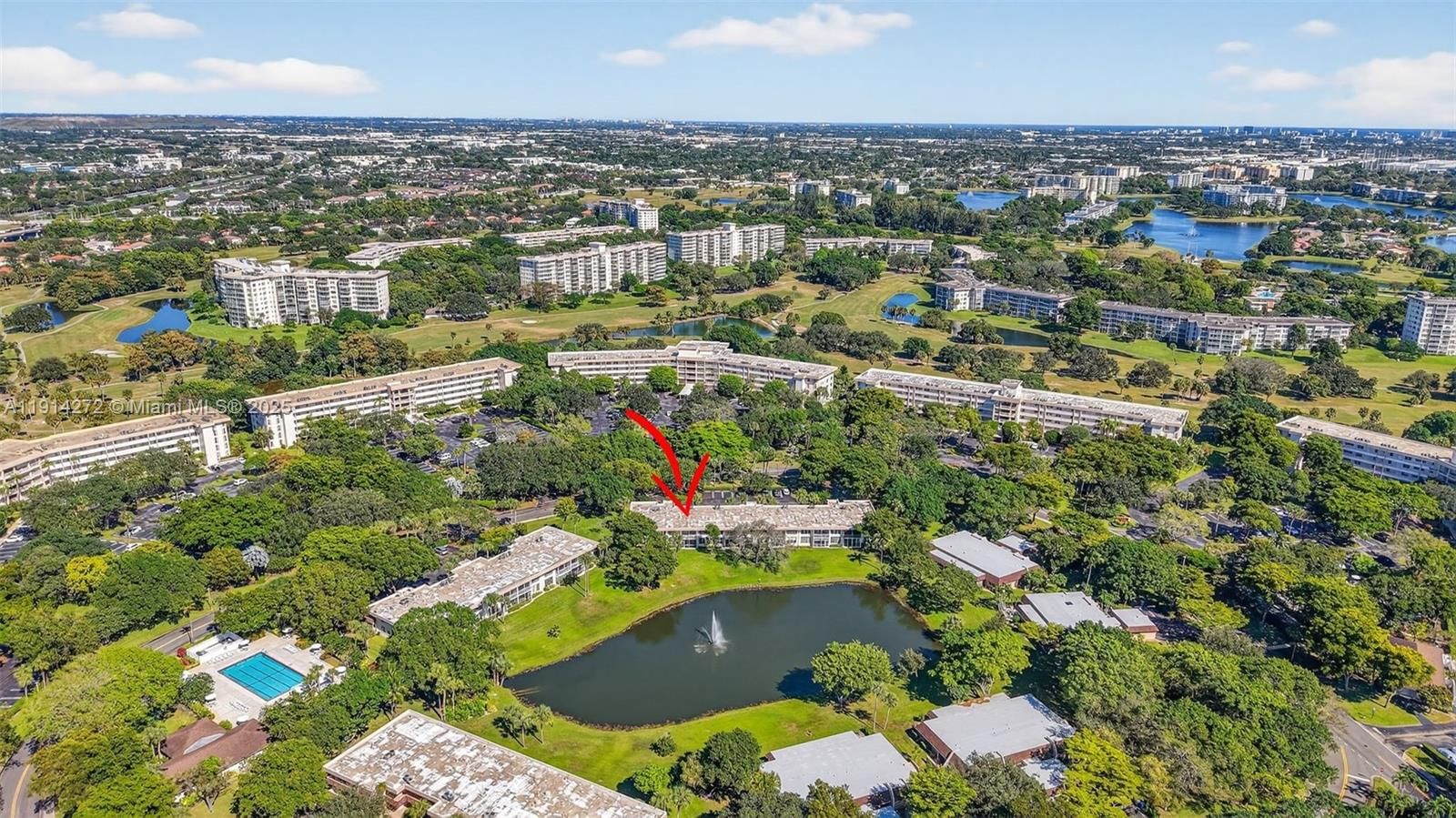 Real estate property located at 3611 Oaks Clubhouse Dr #202, Broward, No 74 Palm-aire Country C, Pompano Beach, FL