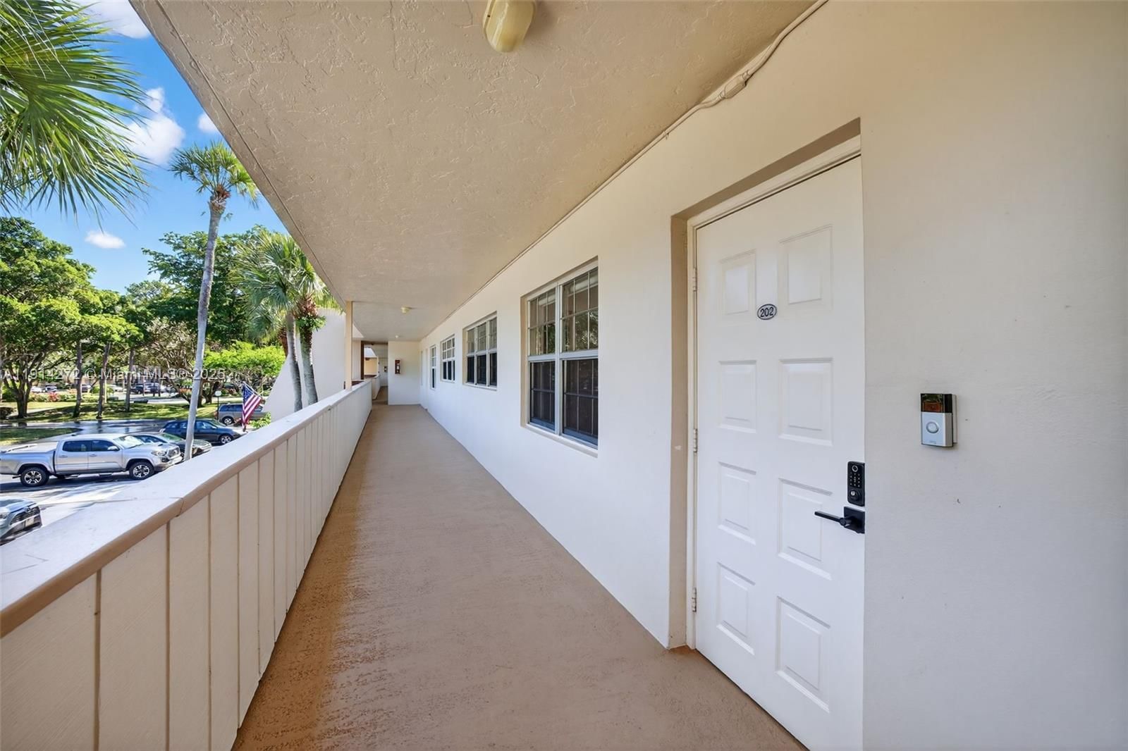 Real estate property located at 3611 Oaks Clubhouse Dr #202, Broward, No 74 Palm-aire Country C, Pompano Beach, FL