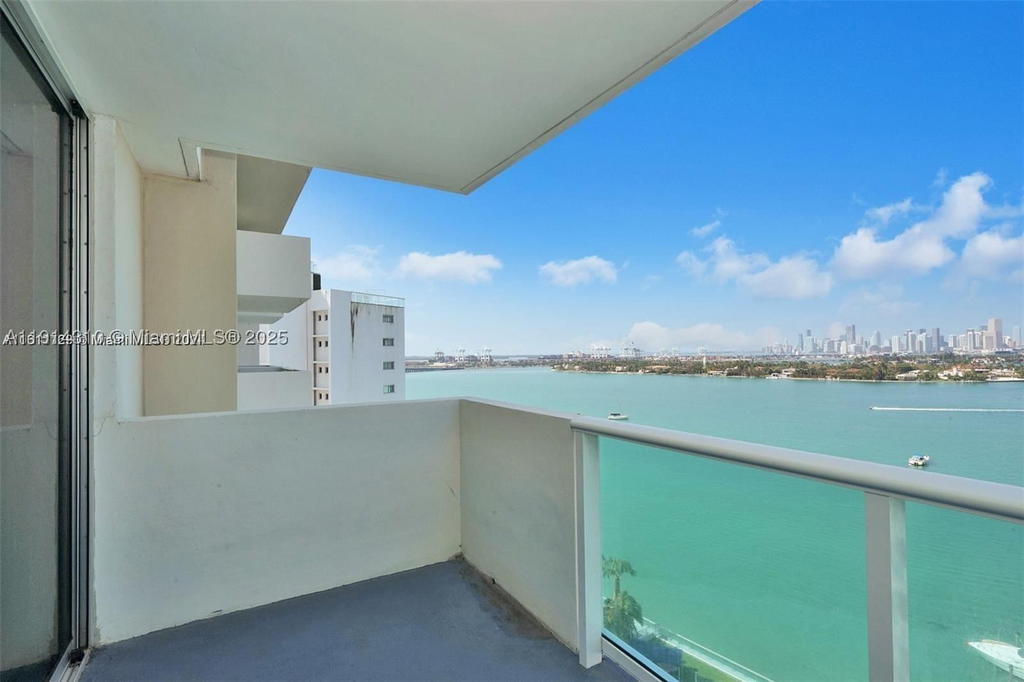 Real estate property located at 1200 West Ave #1503, Miami-dade, Mirador 1200 Condo, Miami Beach, FL