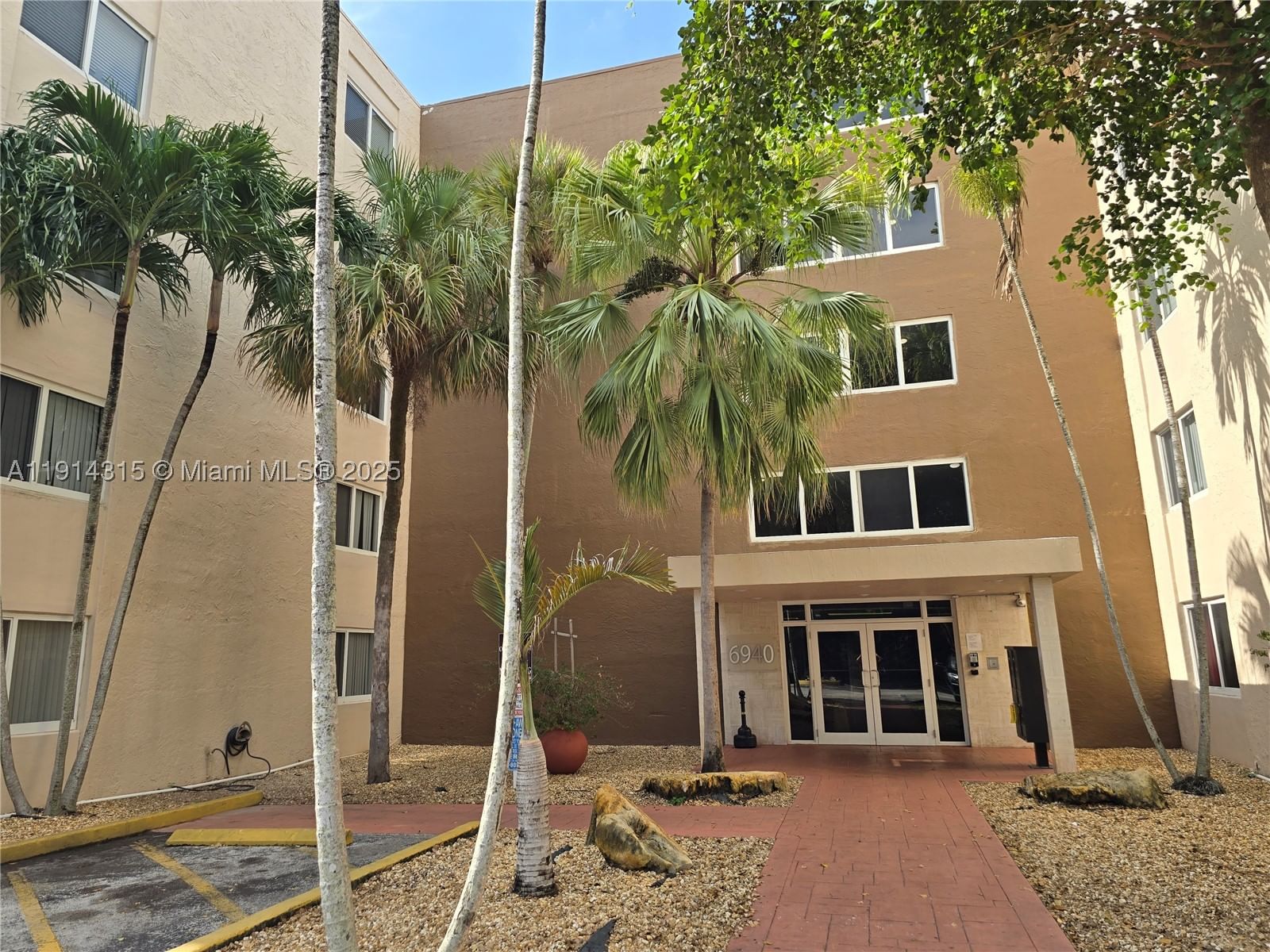 Real estate property located at 6940 Miami Gardens Dr #1-319, Miami-dade, Coral Gate East Condo, Hialeah, FL