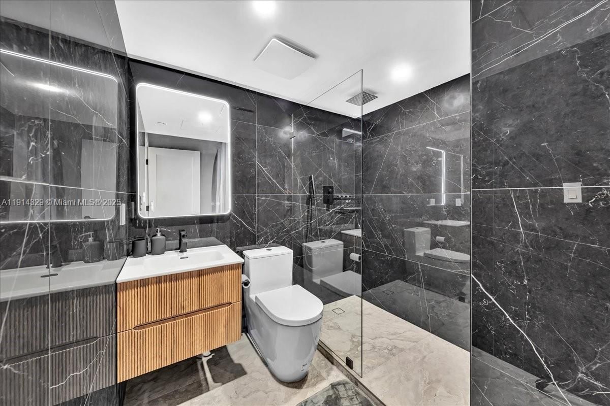 Real estate property located at 1500 Bay Rd PH 1570, Miami-dade, Flamingo South Beach I Co, Miami Beach, FL