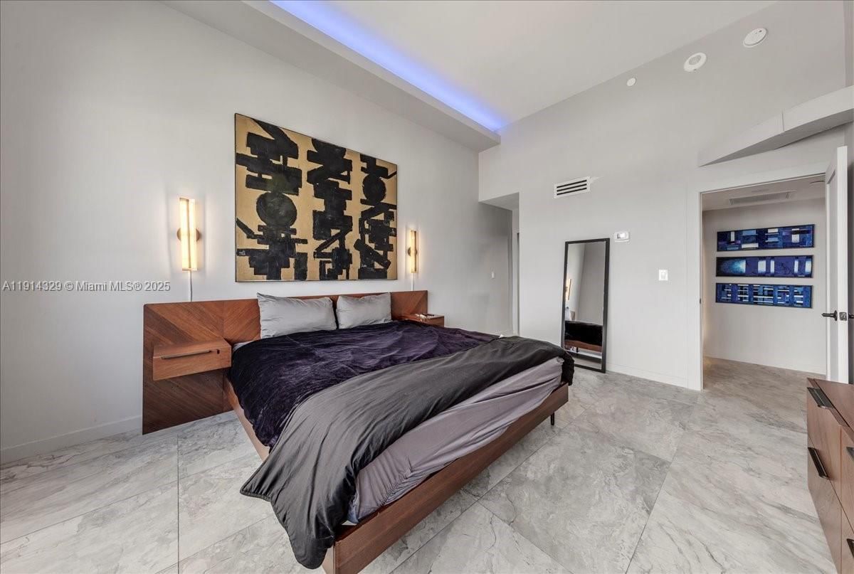Real estate property located at 1500 Bay Rd PH 1570, Miami-dade, Flamingo South Beach I Co, Miami Beach, FL