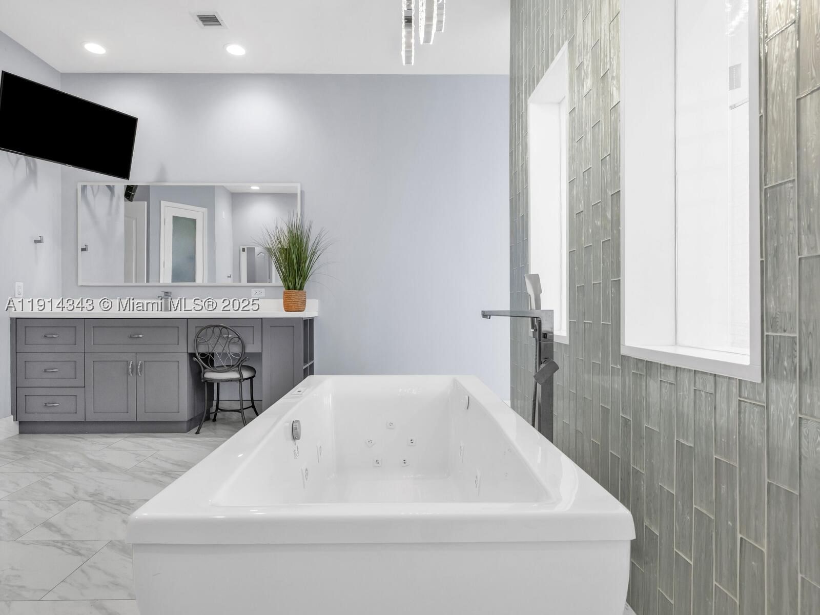 Real estate property located at 12995 40th St, Broward, Imagination Farms East, Davie, FL