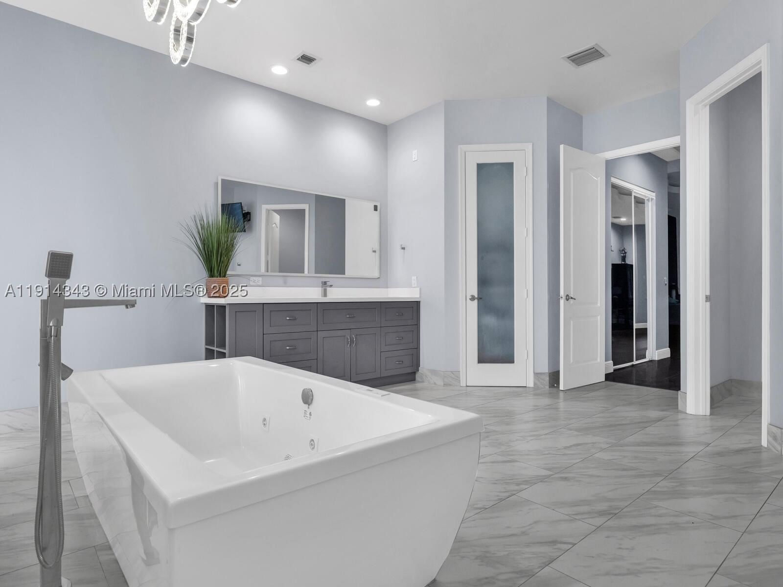 Real estate property located at 12995 40th St, Broward, Imagination Farms East, Davie, FL