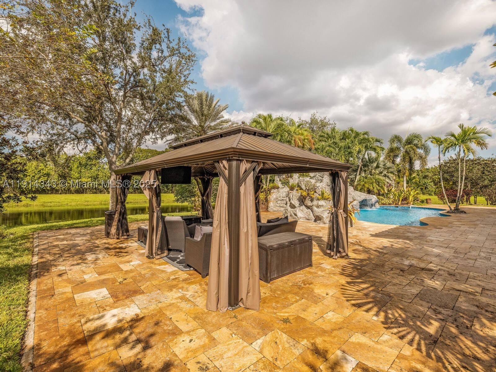 Real estate property located at 12995 40th St, Broward, Imagination Farms East, Davie, FL