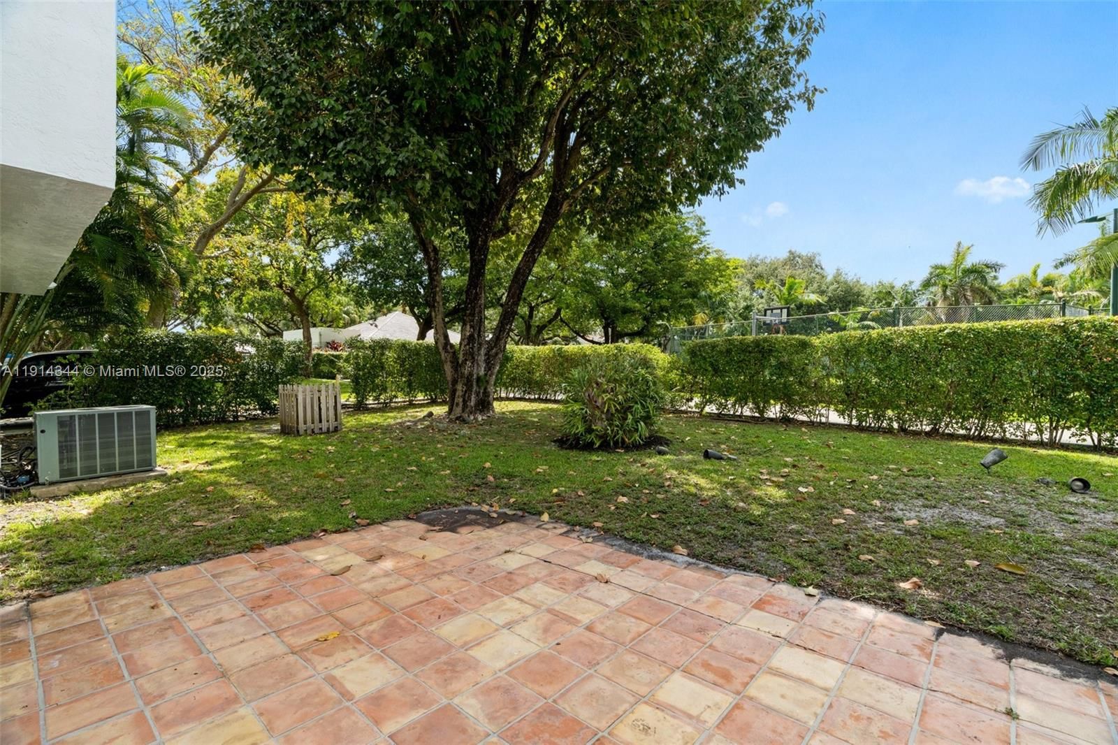 Real estate property located at 20215 Oak Haven Cir, Miami-dade, Oak Haven Sub Sec 3, Miami, FL