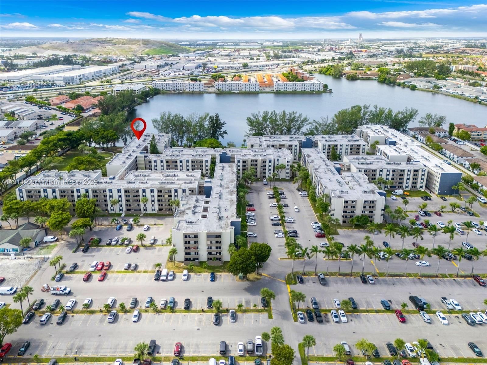 Real estate property located at 10000 80th Ct #2226, Miami-dade, Samari Lake East Condo, Hialeah Gardens, FL