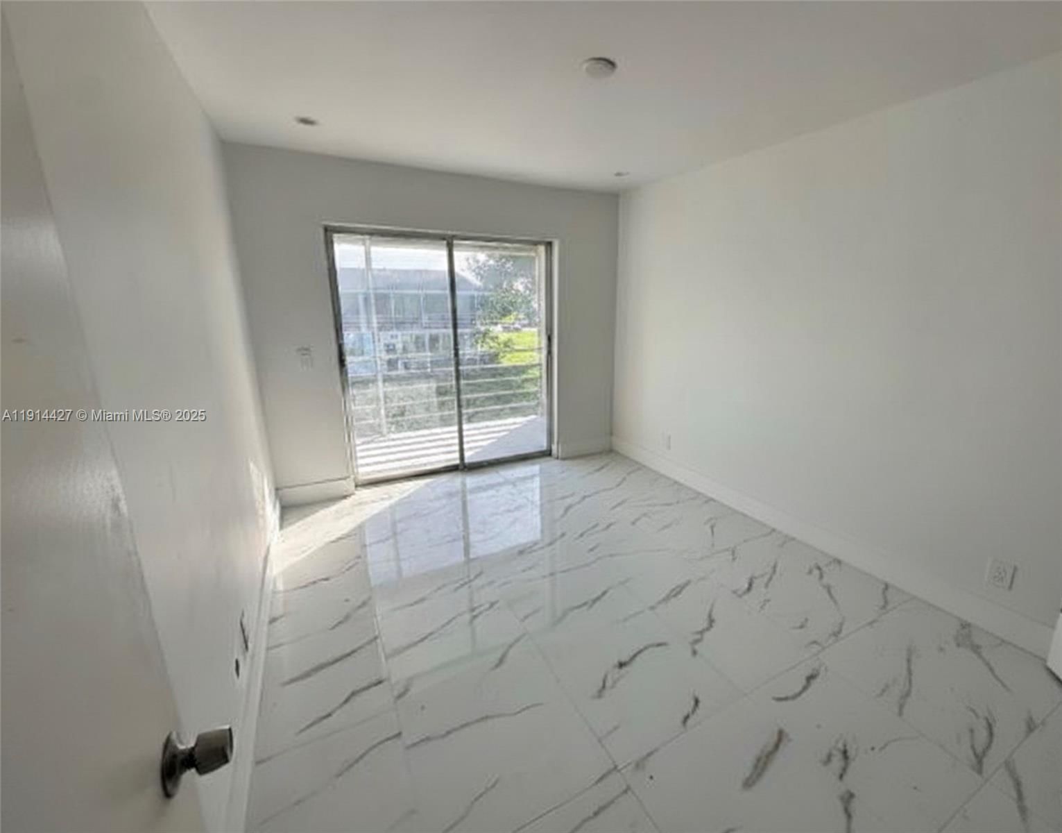 Real estate property located at 302 Farnham M #302, Broward, Farnham M Condo, Deerfield Beach, FL