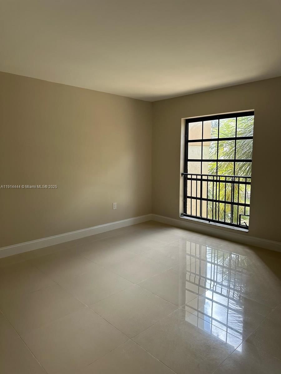 Real estate property located at 5530 44th St #308C, Broward, Inverwood Condo, Lauderhill, FL