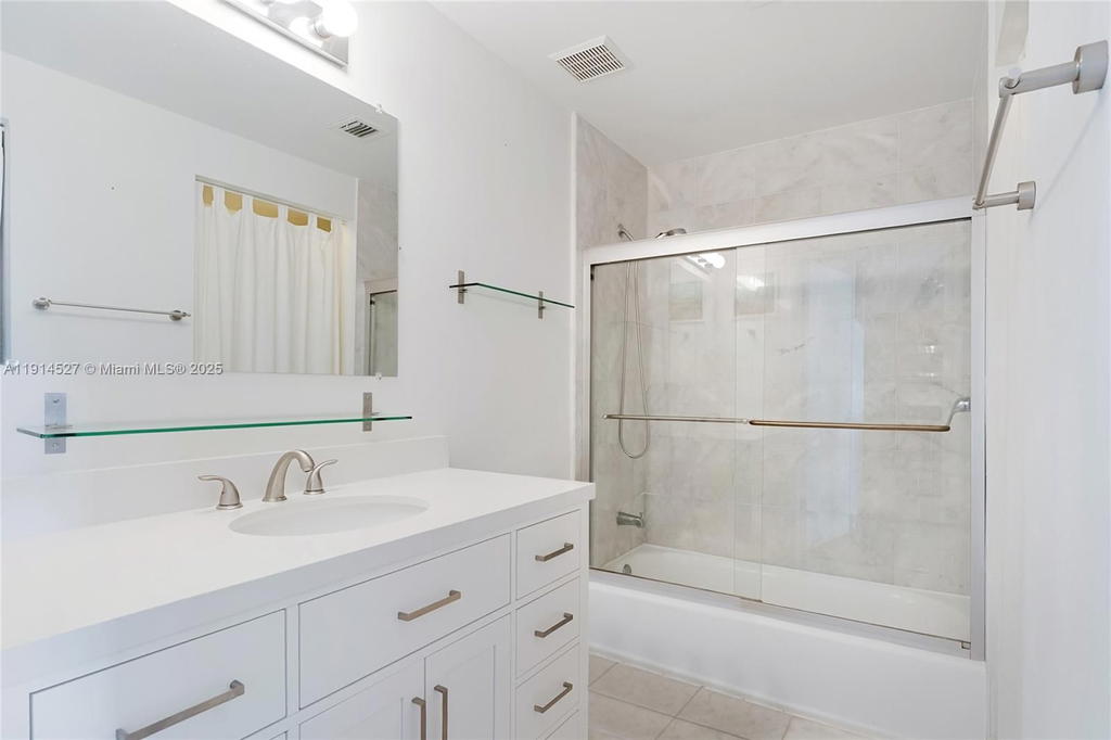Real estate property located at 725 22nd St #17E, Miami-dade, New Wave Condo, Miami, FL