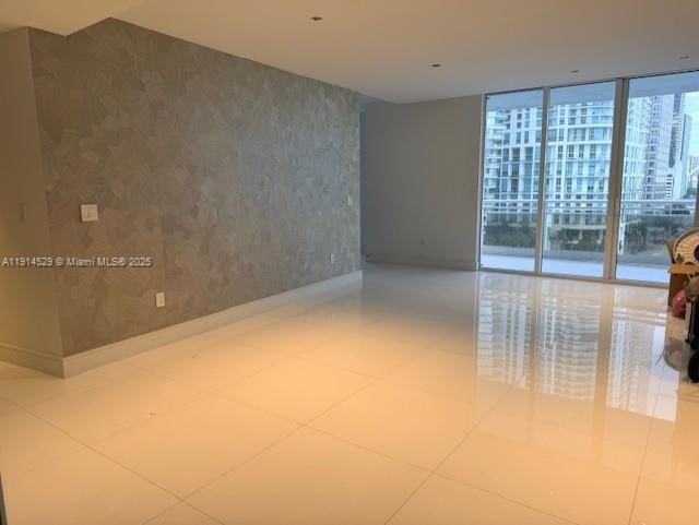 Real estate property located at 901 Brickell Key Blvd #906, Miami-dade, Carbonell Condo, Miami, FL