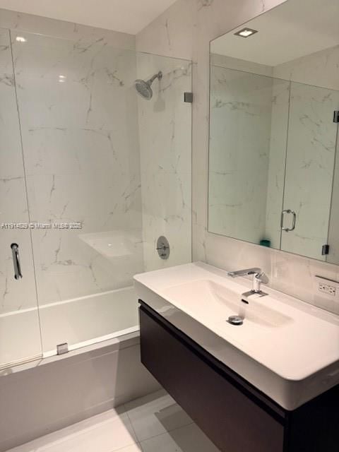 Real estate property located at 901 Brickell Key Blvd #906, Miami-dade, Carbonell Condo, Miami, FL
