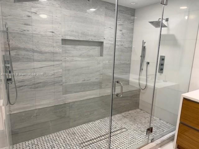 Real estate property located at 901 Brickell Key Blvd #906, Miami-dade, Carbonell Condo, Miami, FL