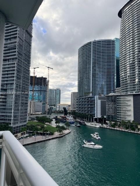 Real estate property located at 901 Brickell Key Blvd #906, Miami-dade, Carbonell Condo, Miami, FL
