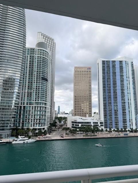 Real estate property located at 901 Brickell Key Blvd #906, Miami-dade, Carbonell Condo, Miami, FL