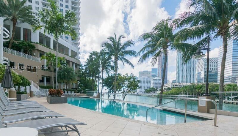 Real estate property located at 901 Brickell Key Blvd #906, Miami-dade, Carbonell Condo, Miami, FL