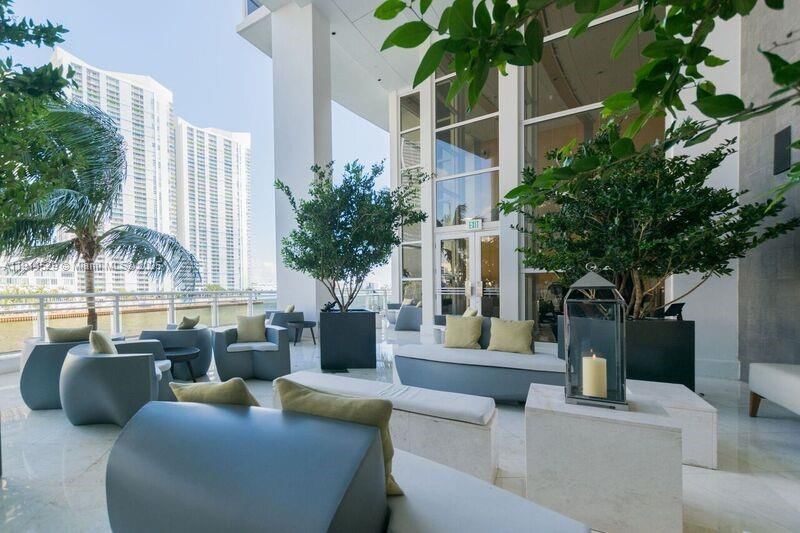 Real estate property located at 901 Brickell Key Blvd #906, Miami-dade, Carbonell Condo, Miami, FL